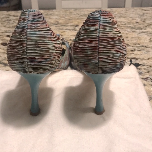 Authentic Manolo Blahniks - Picture 3 of 5